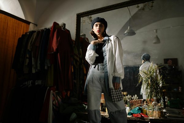 Find Your Perfect Red Lipstick: A Guide to Matching Shades with Your Skin Tone